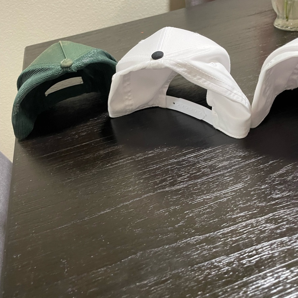 3 snap backs🔥 - Picture 4 of 5